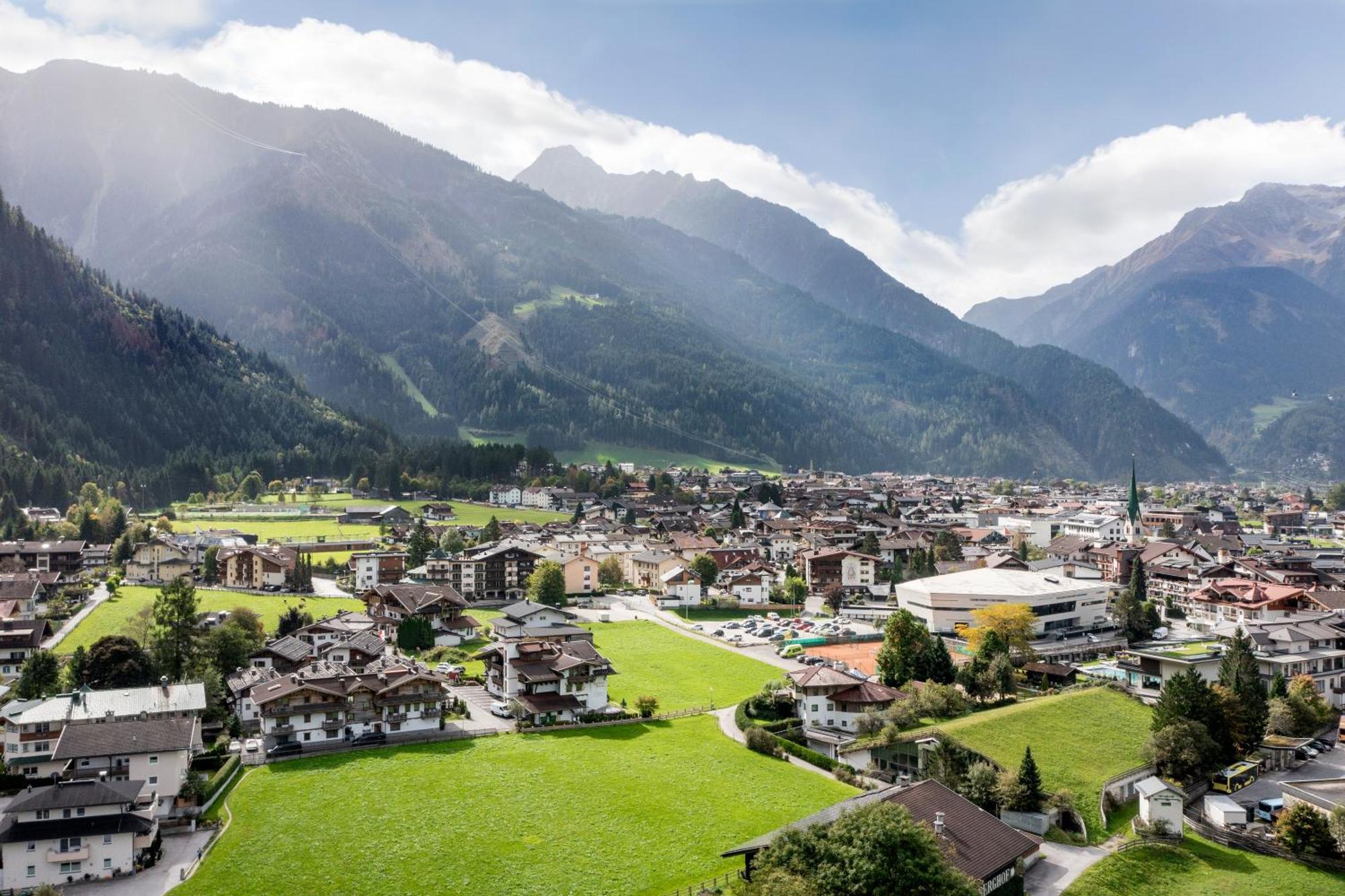 S'Doerfl Chalets Mayrhofen Exterior photo