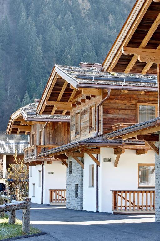 S'Doerfl Chalets Mayrhofen Exterior photo
